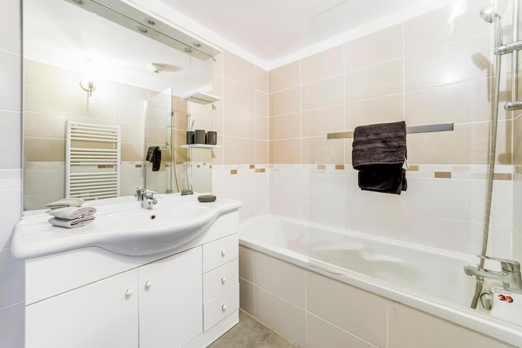 La Ciotat Beau T3, Mer, Centre, Climatisation, Parking Prive Gratuit 拉西约塔 外观 照片